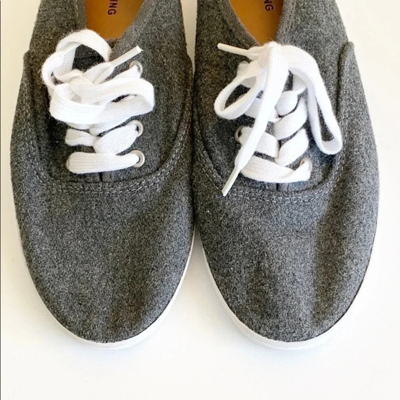 Gray Canvas knit Top Flat Sneakers - Picture 5 of 9